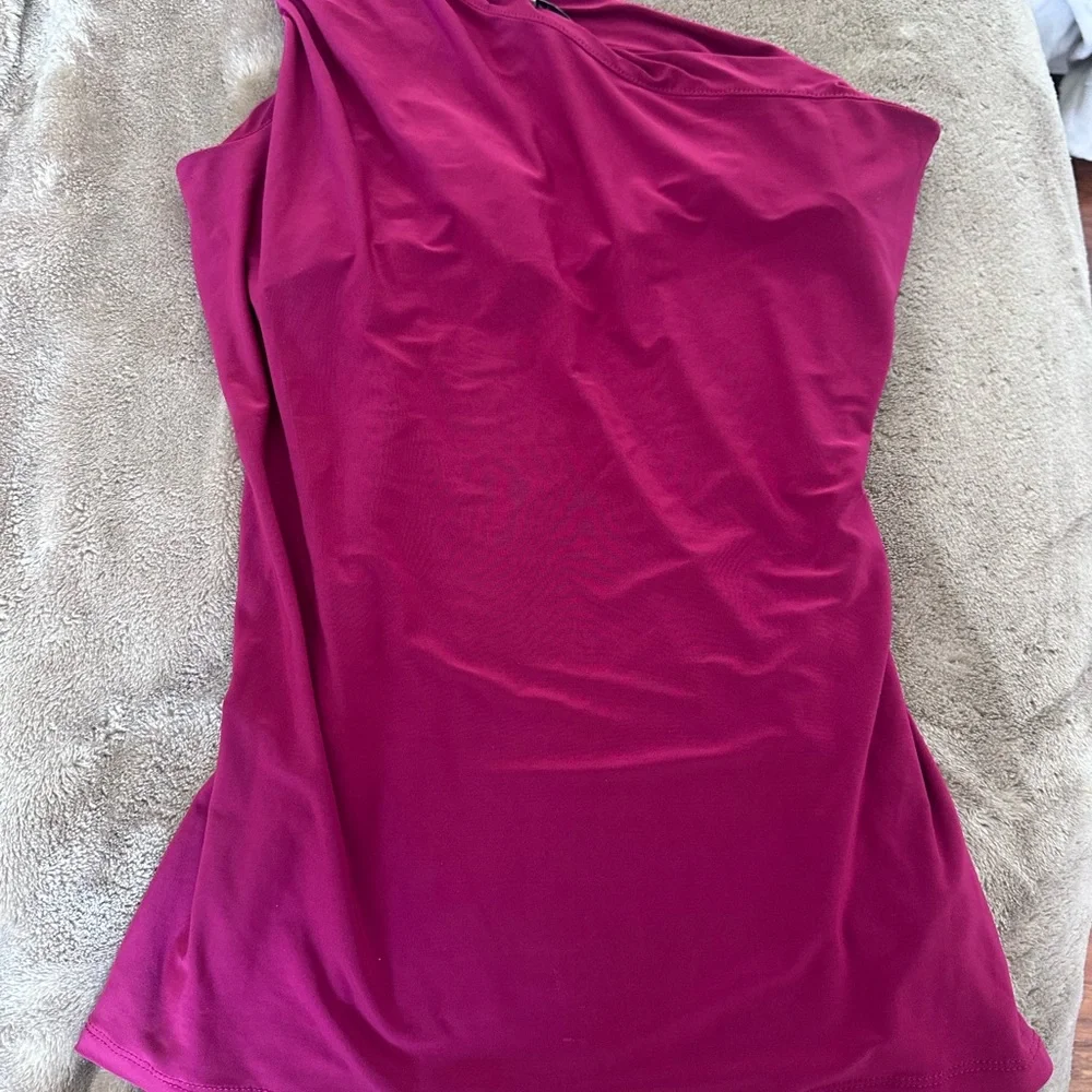 Berry pink vintage cache one shoulder gem top - Picture 4 of 4